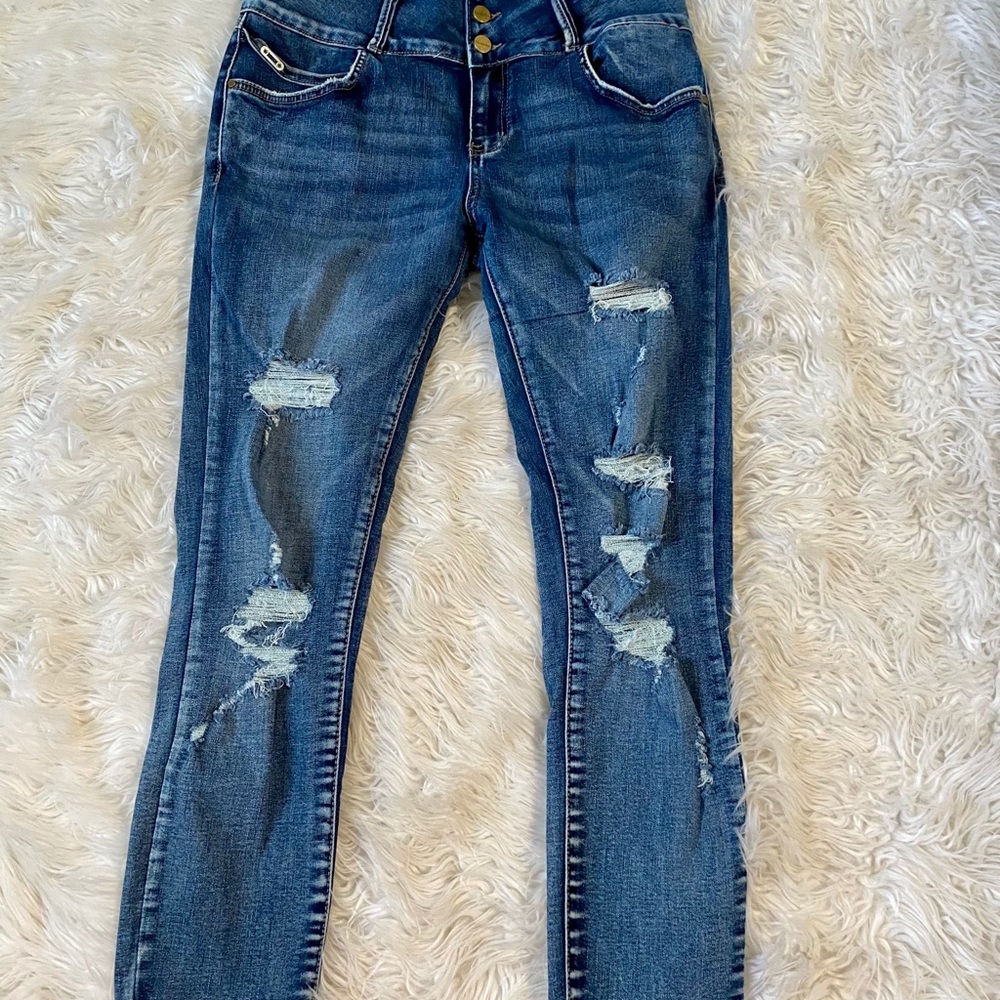 Booty lifting Colombian jeans 👖